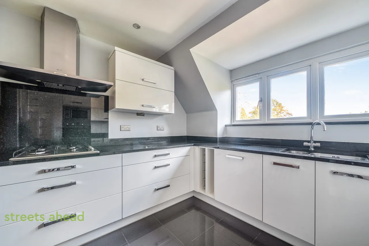 Foxley Lane, Purley, CR8, photo 4