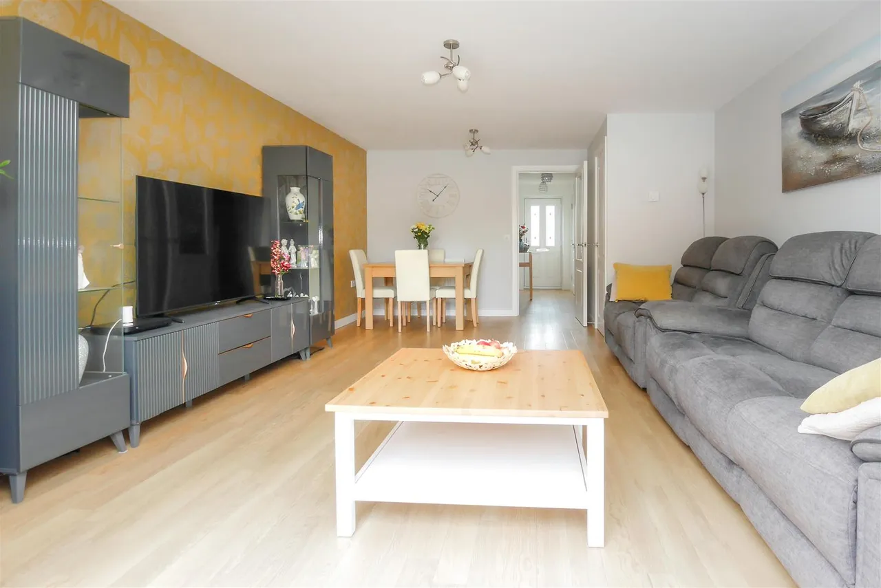 Thompson Grove, Littlehampton, photo 3