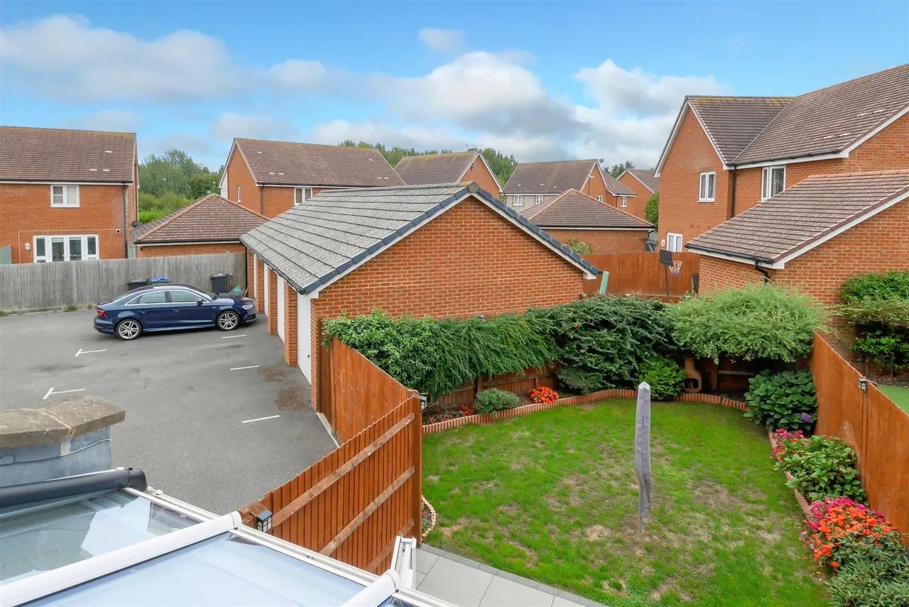 Thompson Grove, Littlehampton, photo 17