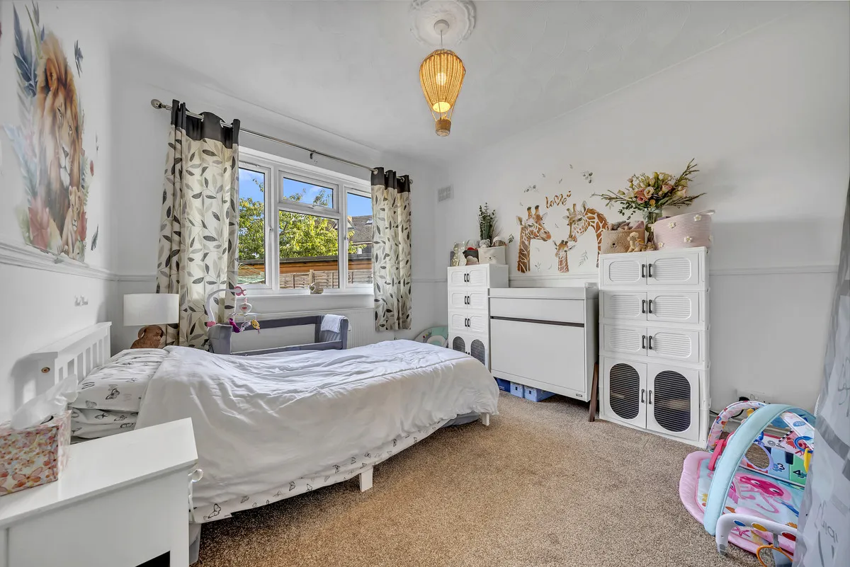 Chaucer Road, Romford, RM3, photo 11