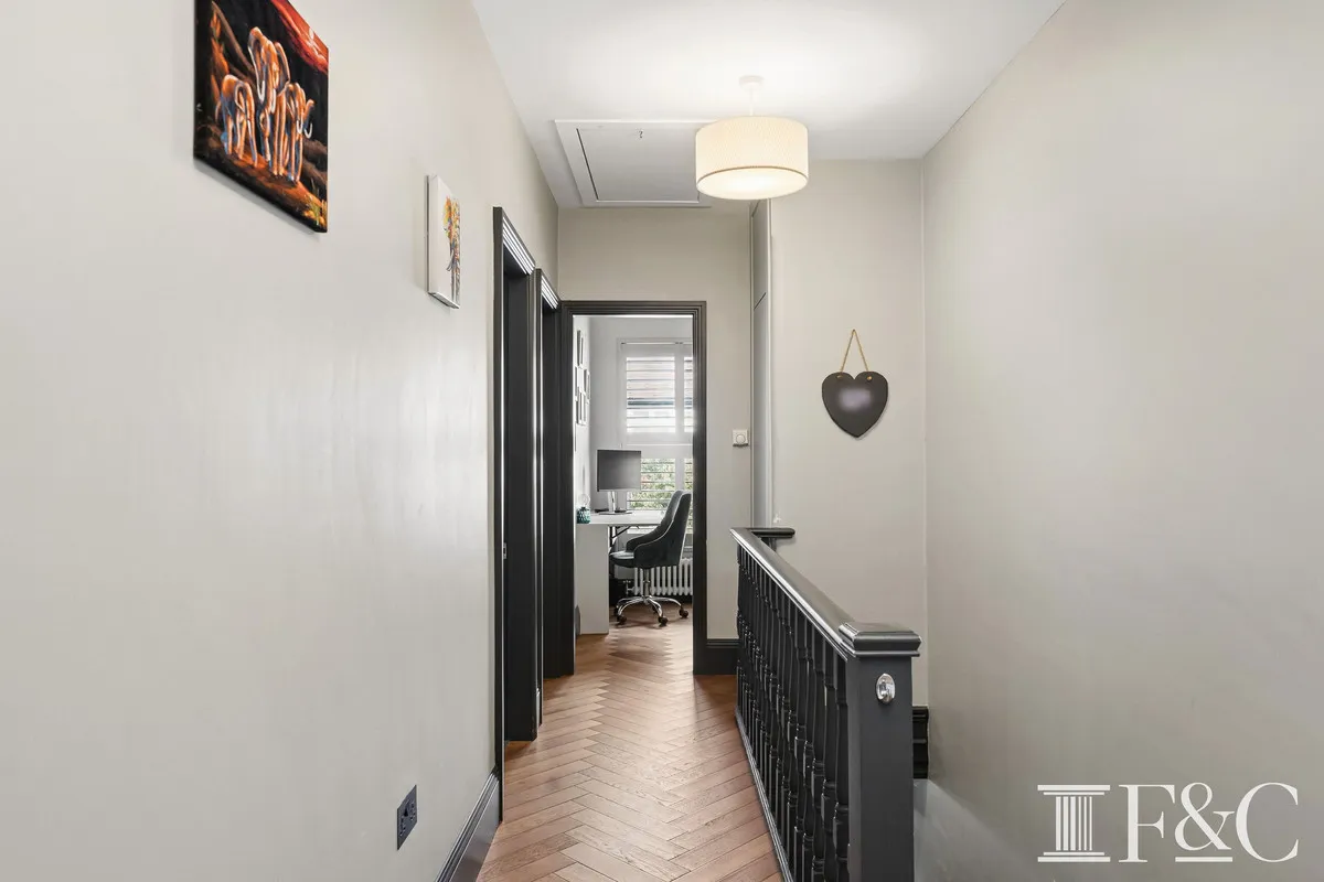 Kingsway, London, SW14, photo 10