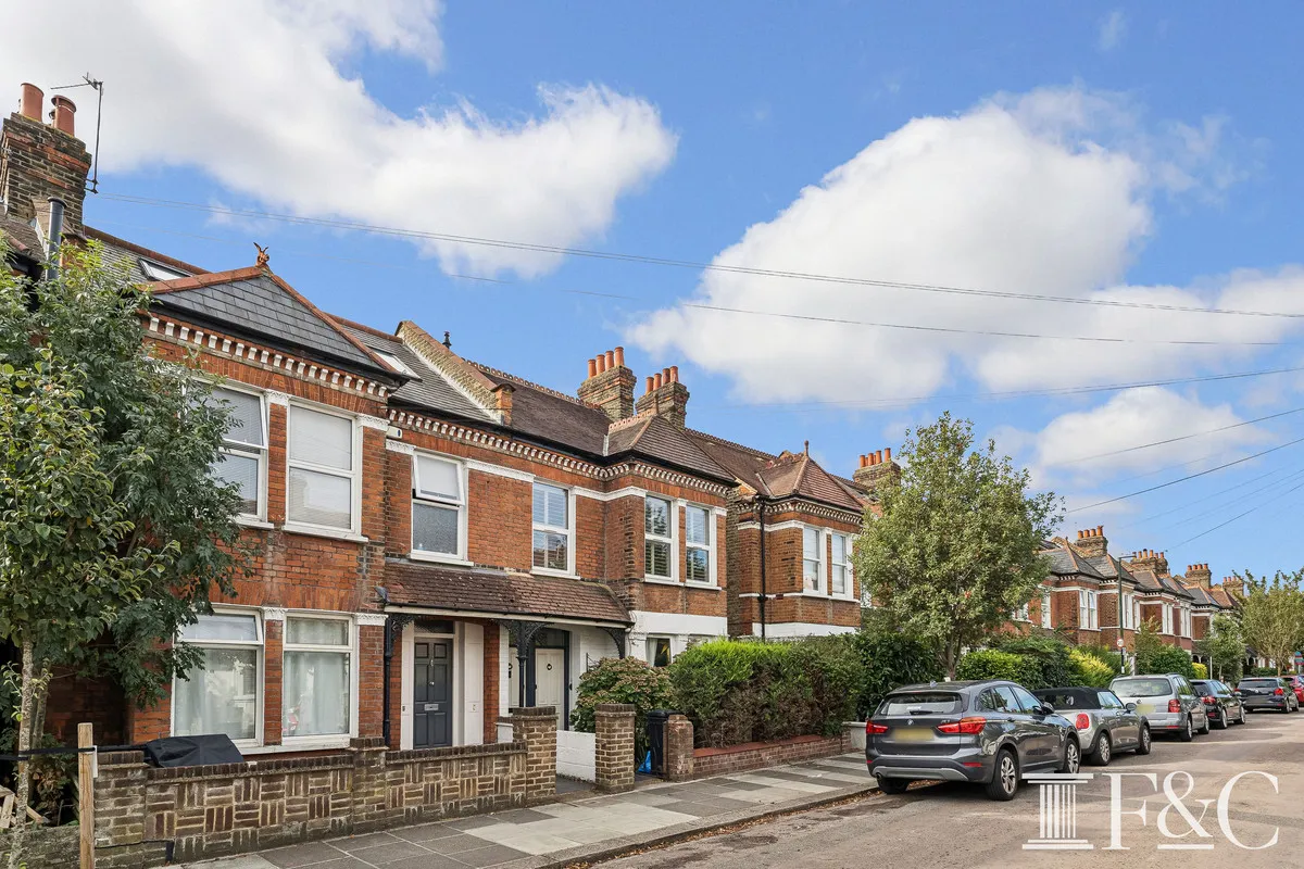 Kingsway, London, SW14, photo 3