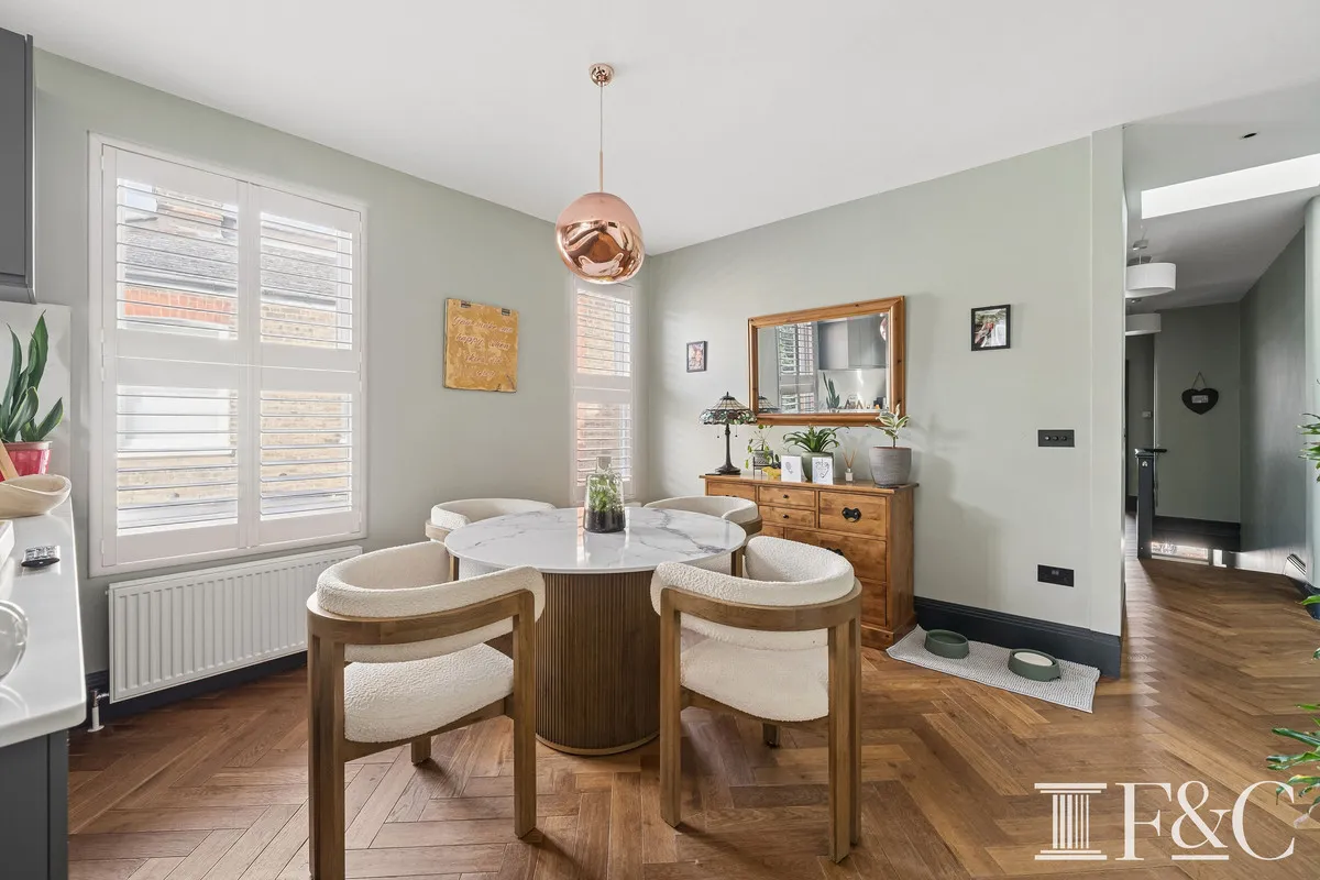 Kingsway, London, SW14, photo 4