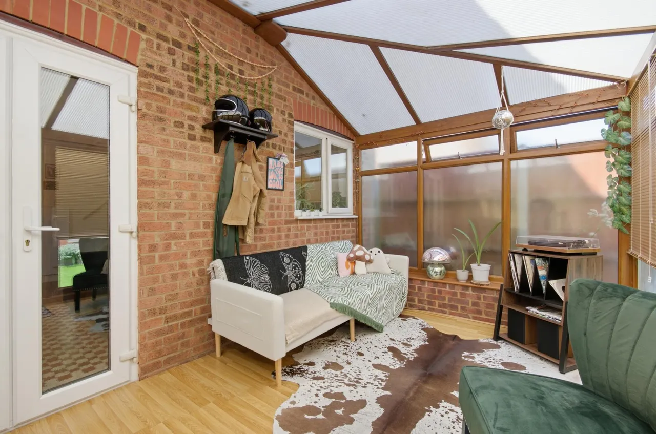Swallowfields, Andover, photo 8