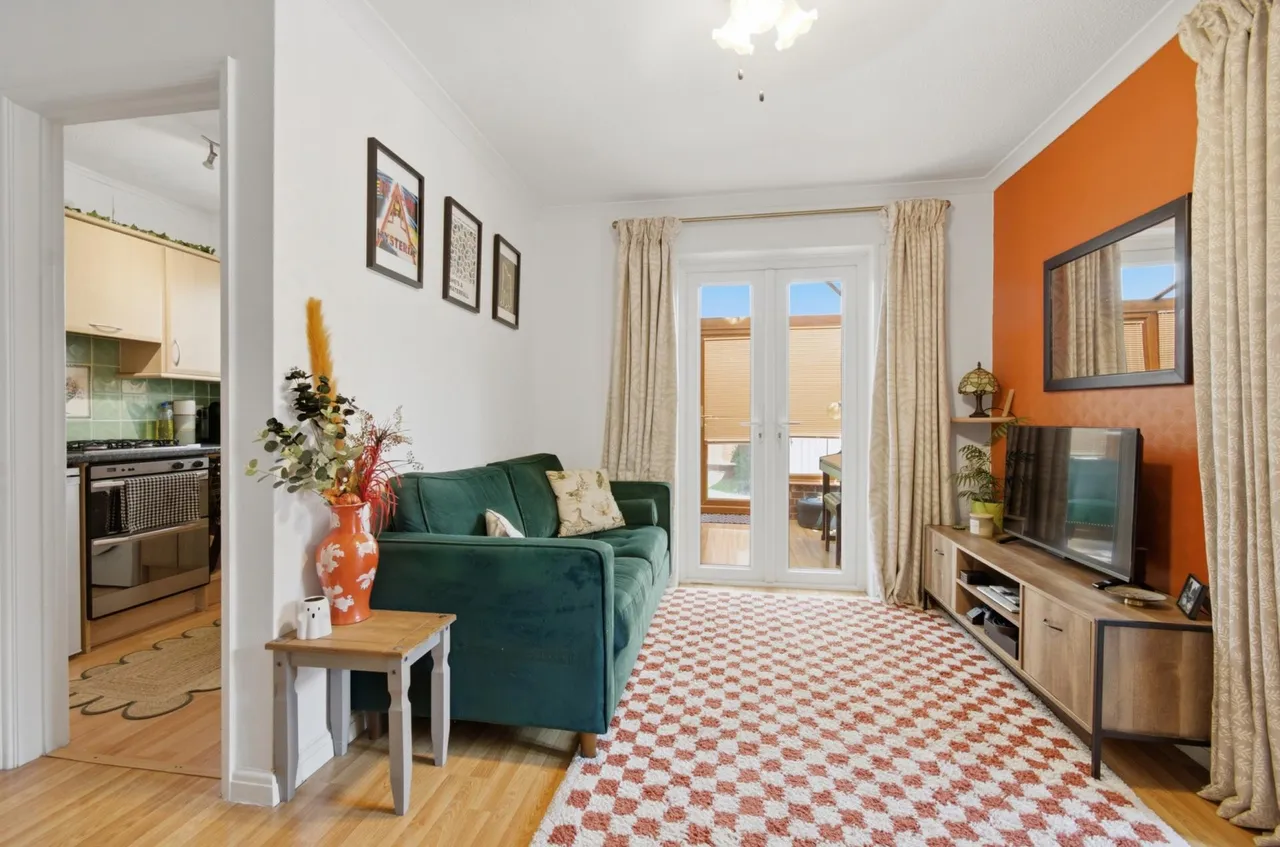 Swallowfields, Andover, photo 6