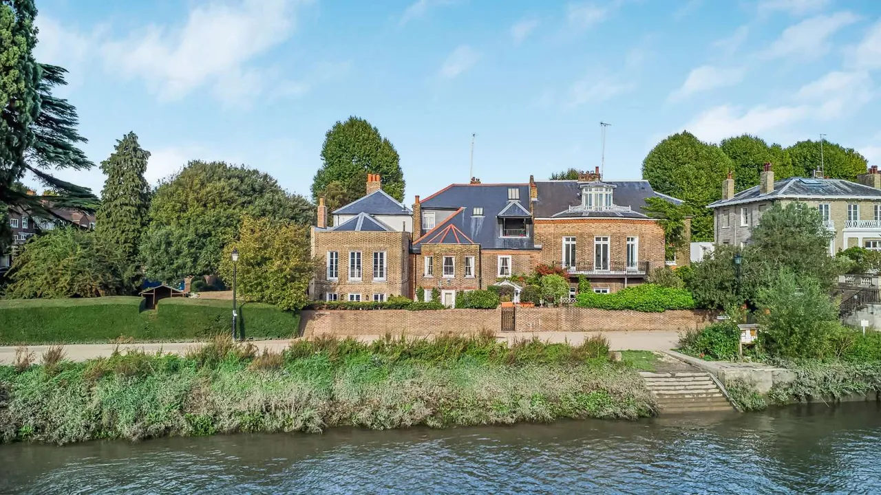 4 bed house for sale, Cholmondeley Walk, Richmond, TW9
