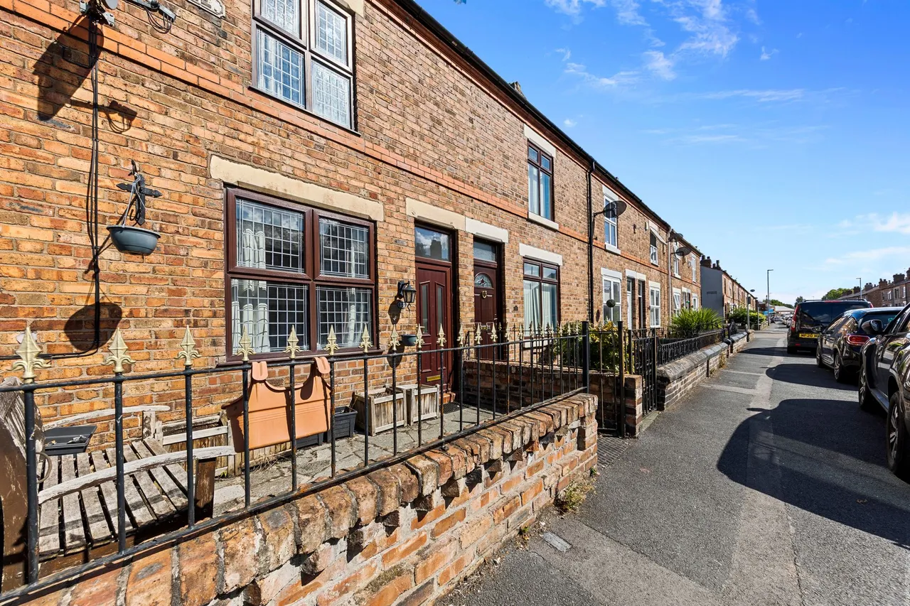 2 bed house for sale — Gorsey Lane, Warrington, WA1 3PR