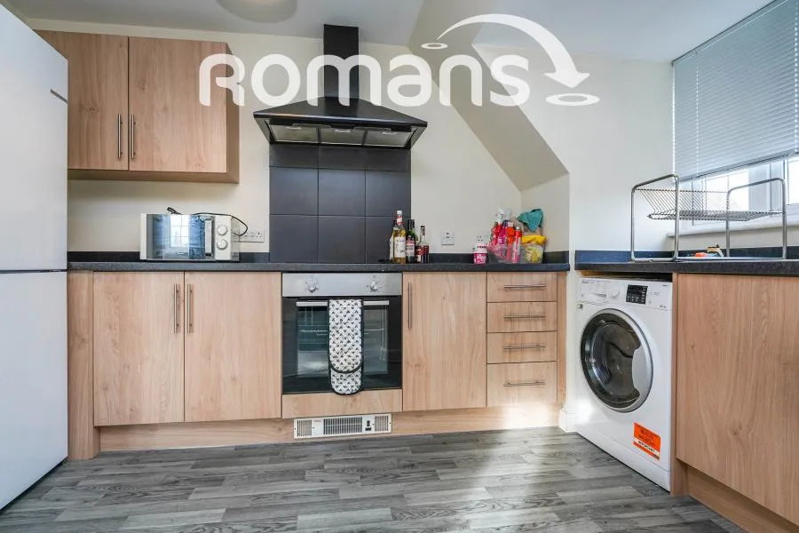 Spode Close, Swindon, SN25, photo 2