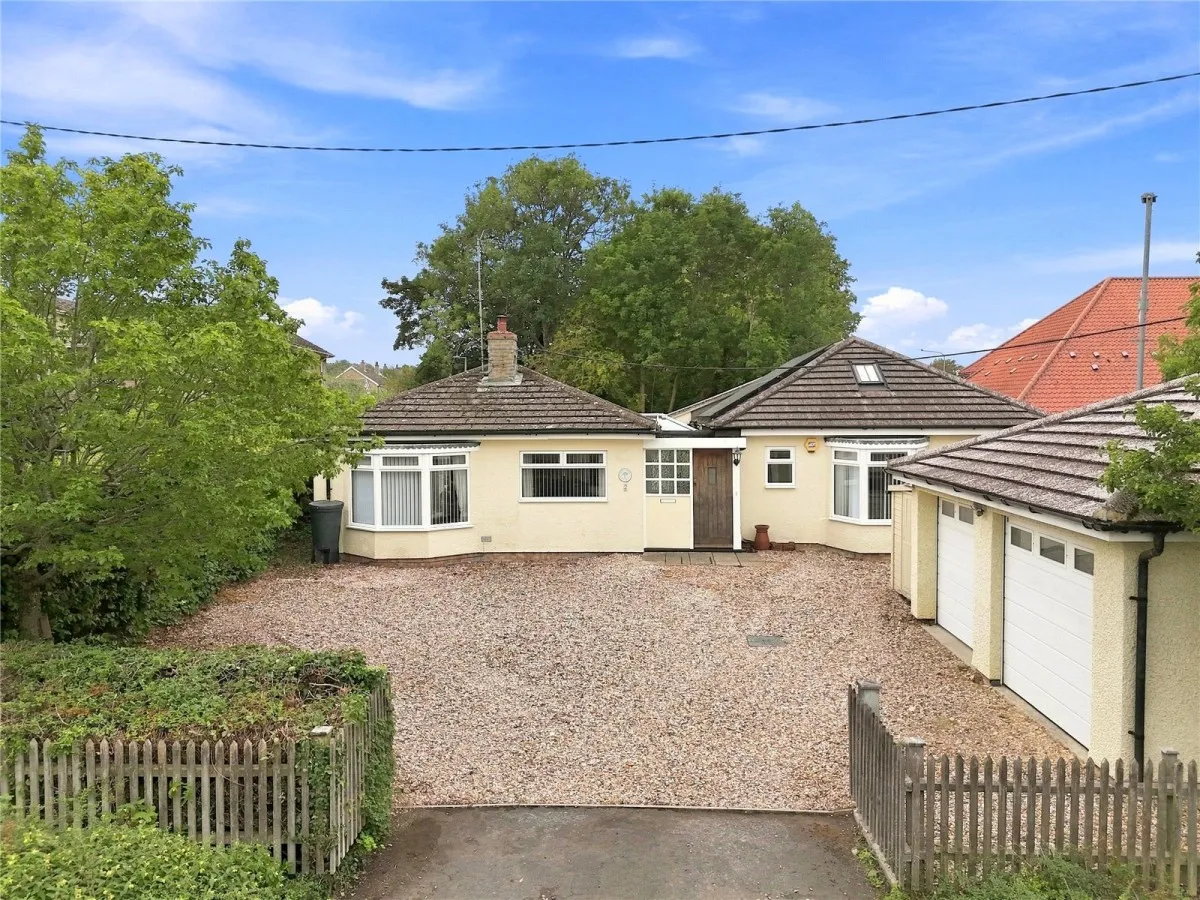4 bed house for sale, with 4 bedrooms in Steeple Bumpstead, Nr Haverhill, CB9