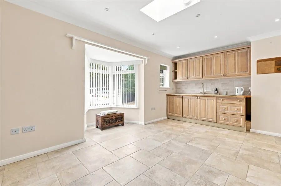 with 4 bedrooms in Steeple Bumpstead, Nr Haverhill, CB9, photo 3