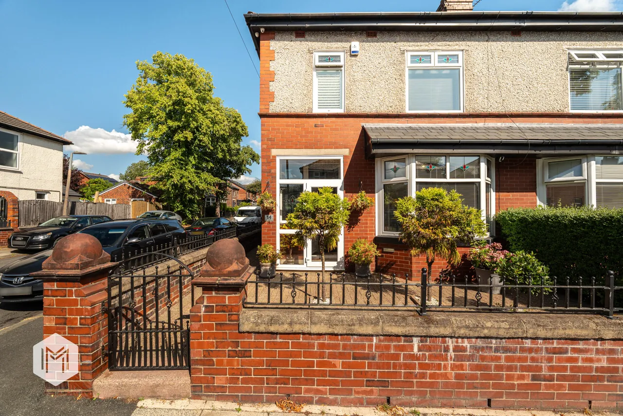 3 bed house for sale — Seedfield Road, Bury, BL9 6PD