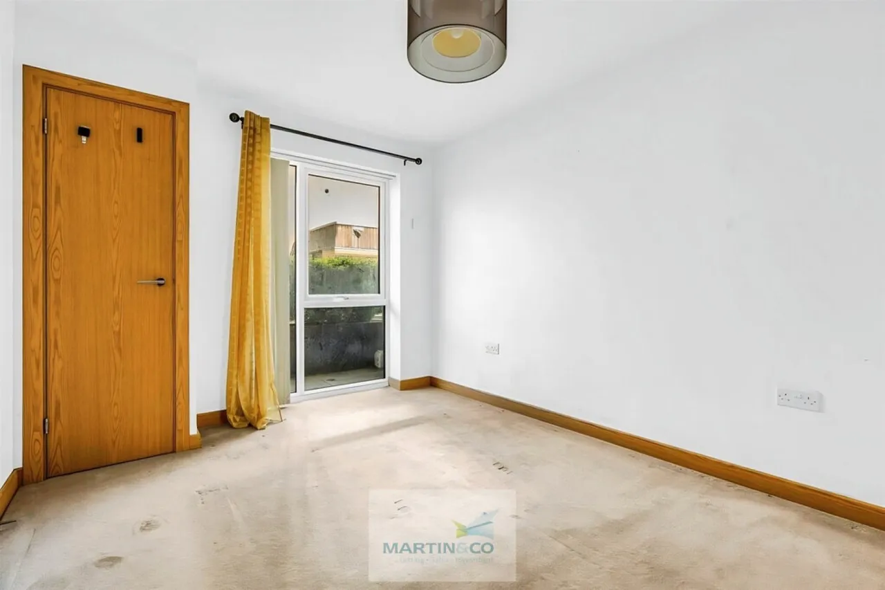 Marshgate Drive, SG13, photo 7