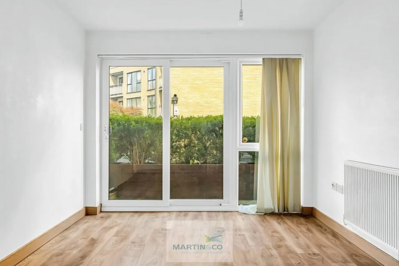 Marshgate Drive, SG13, photo 5