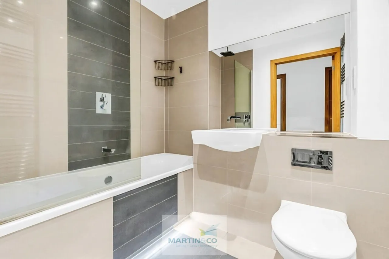 Marshgate Drive, SG13, photo 9