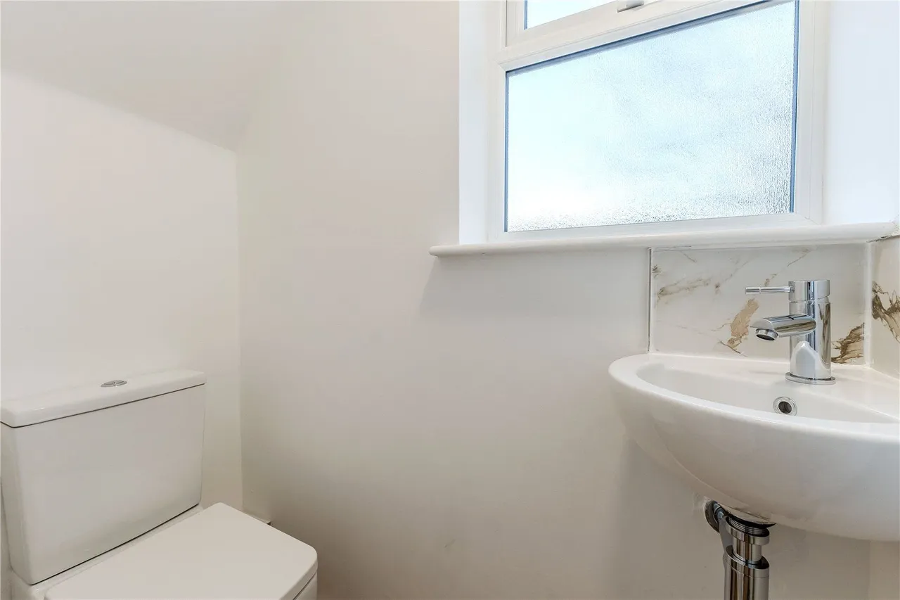 King Lane, Leeds, LS17, photo 13