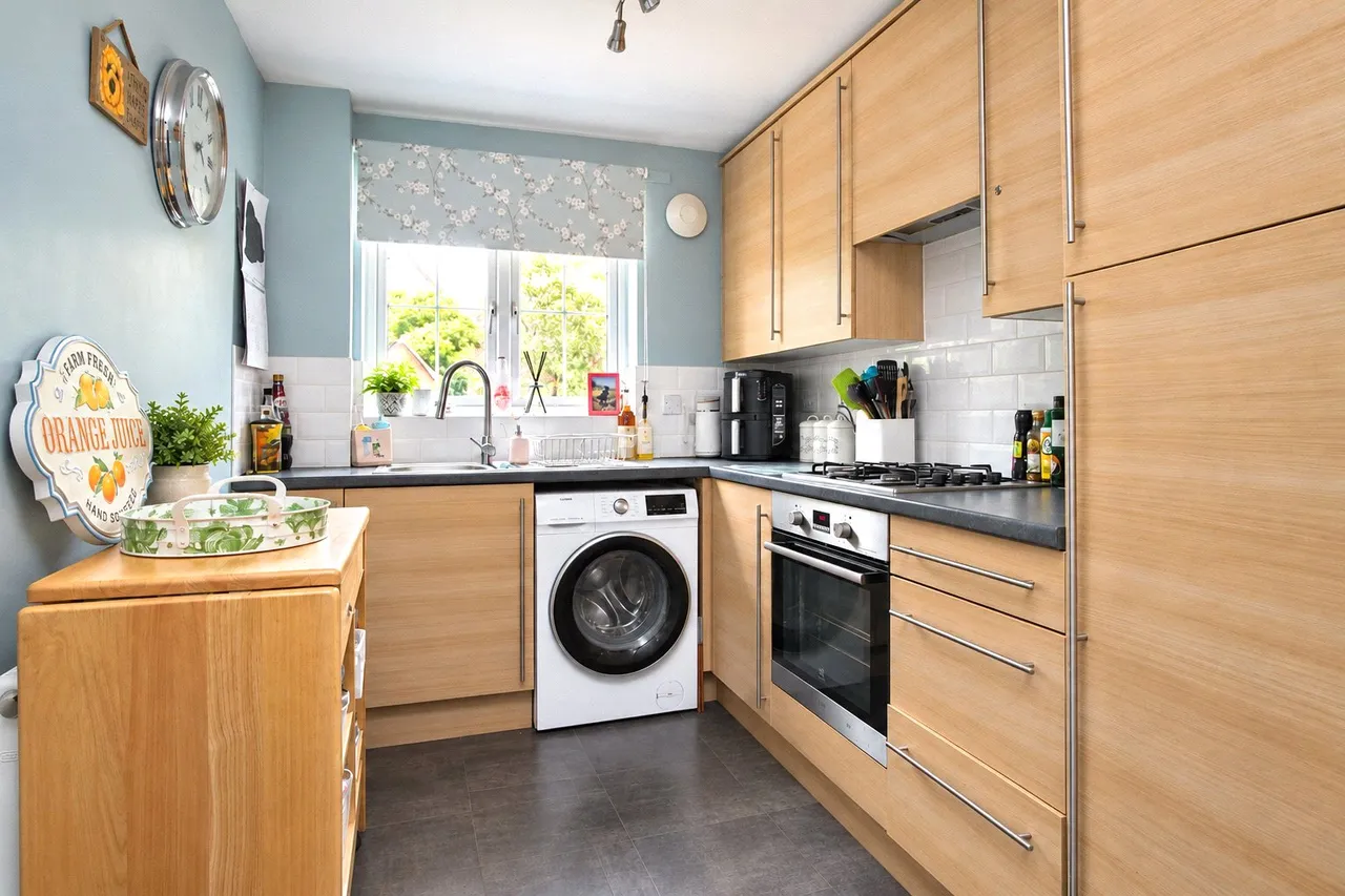 Claines Street, Holybourne, GU34, photo 2