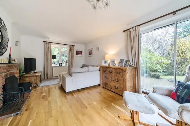 Perry Way, Lightwater, GU18, photo 16
