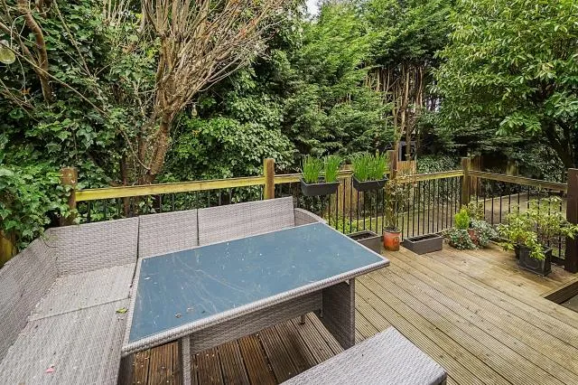Perry Way, Lightwater, GU18, photo 19