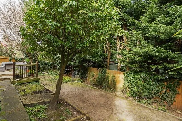 Perry Way, Lightwater, GU18, photo 18