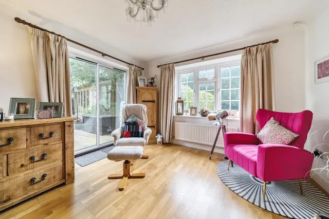 Perry Way, Lightwater, GU18, photo 13