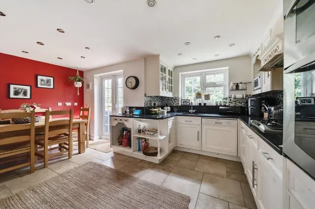 Perry Way, Lightwater, GU18, photo 12