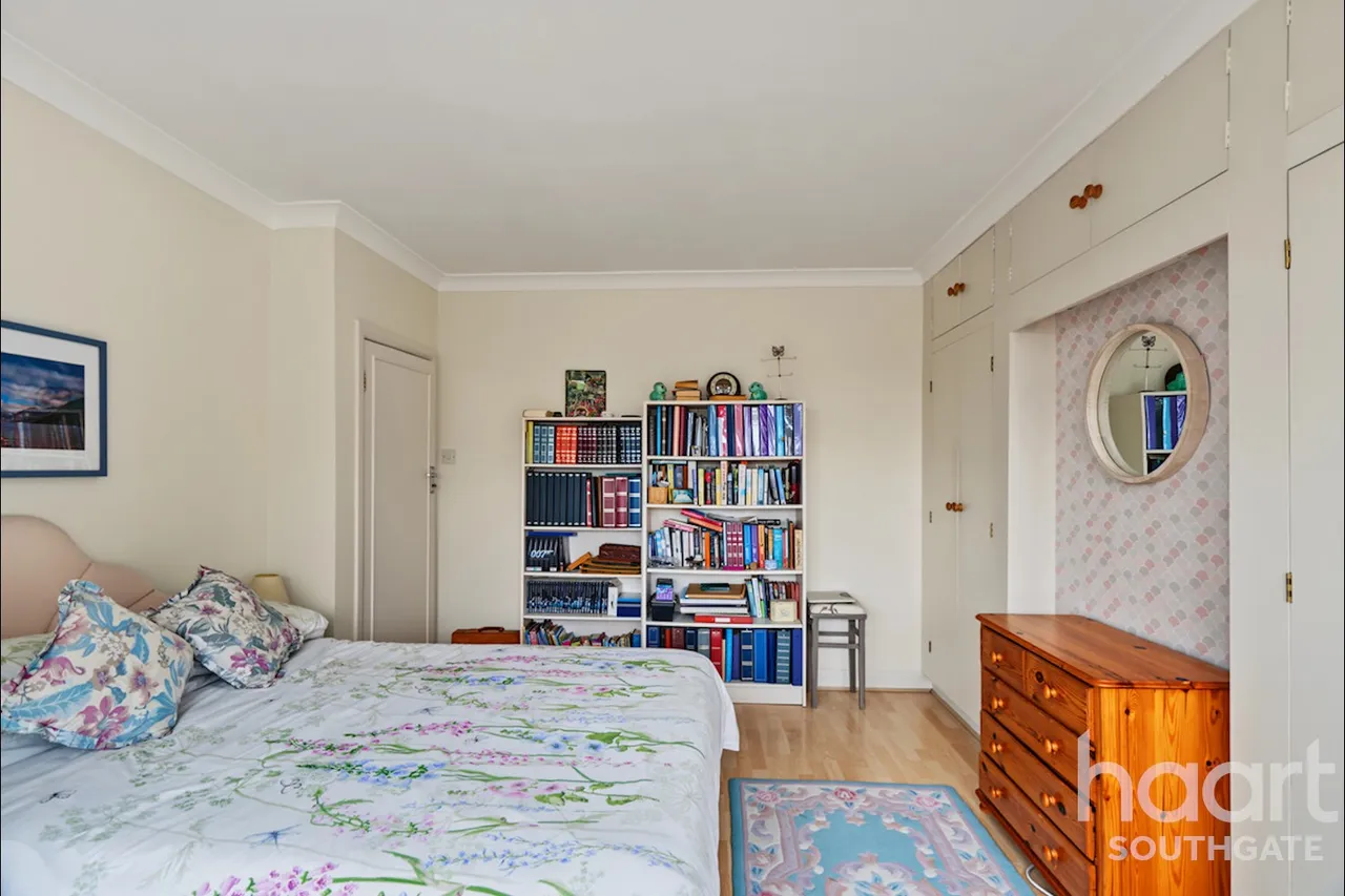 Willow Road, Enfield, EN1, photo 23