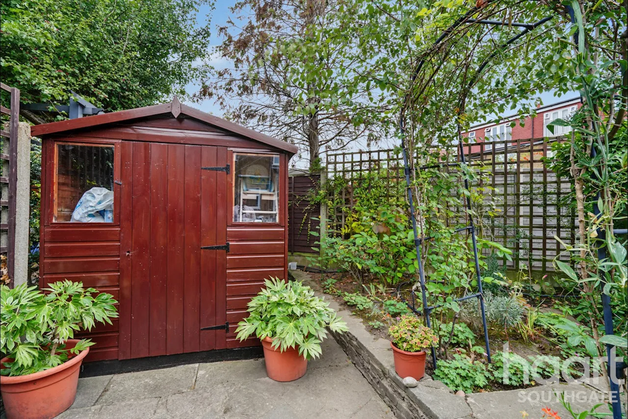 Willow Road, Enfield, EN1, photo 16