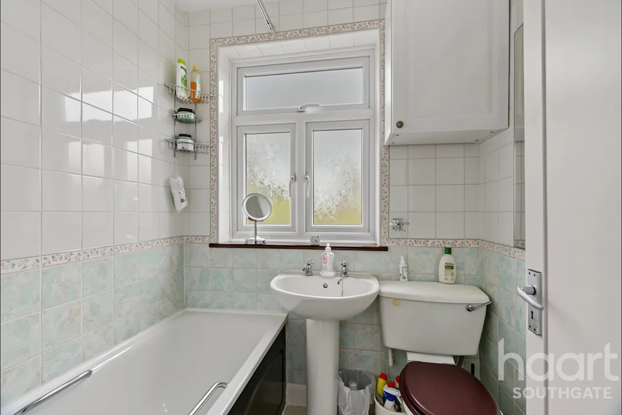Willow Road, Enfield, EN1, photo 30