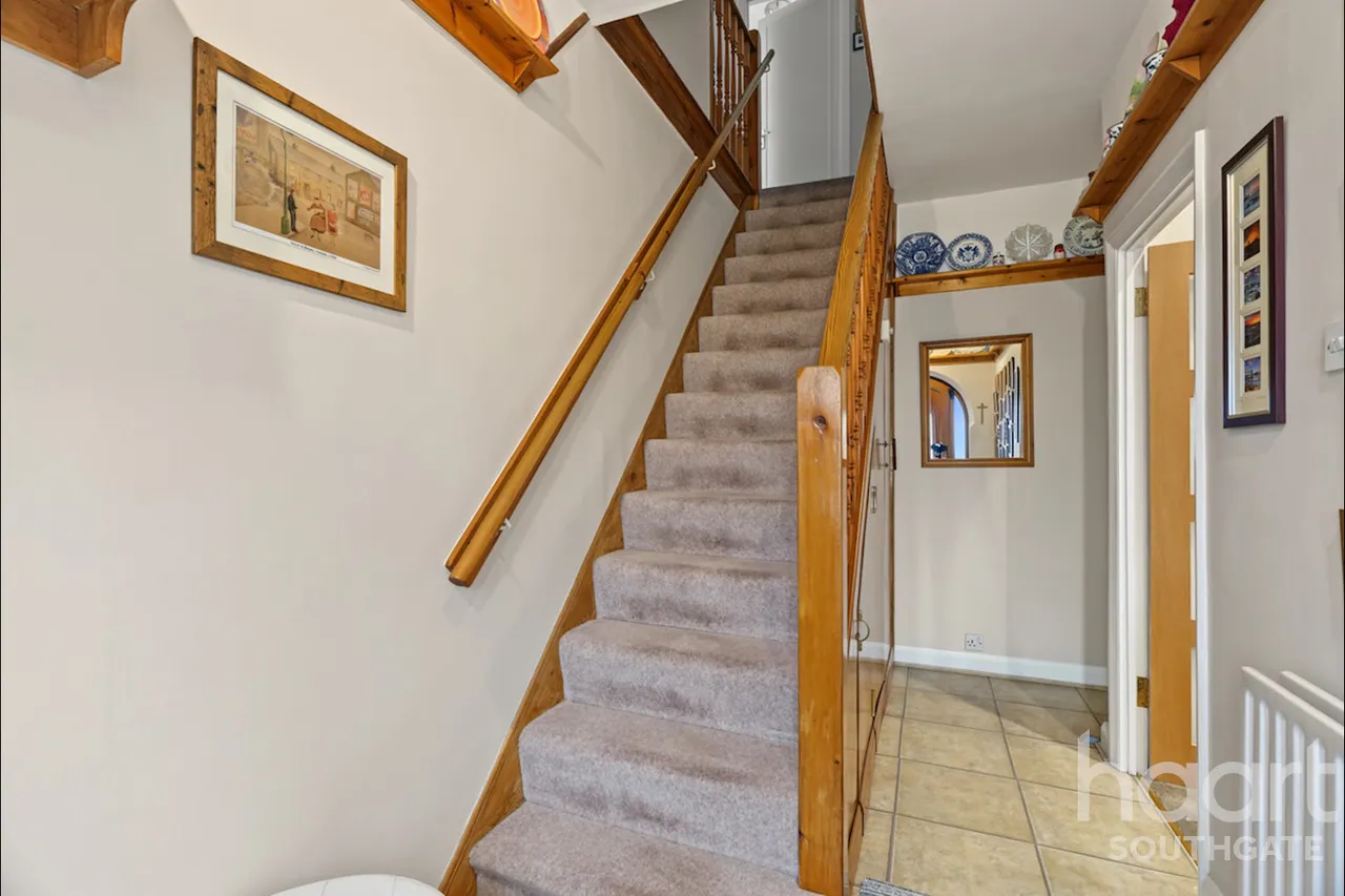 Willow Road, Enfield, EN1, photo 7
