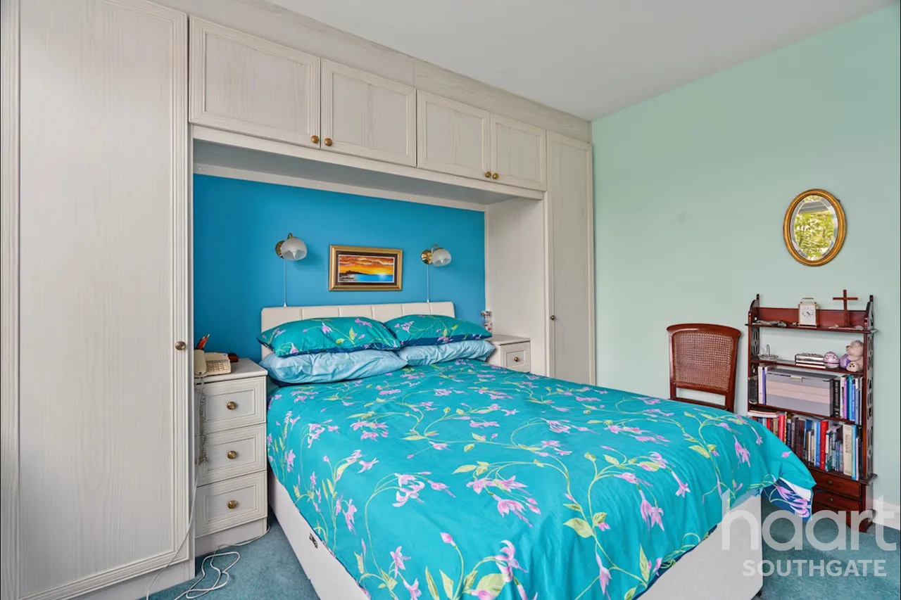 Willow Road, Enfield, EN1, photo 25