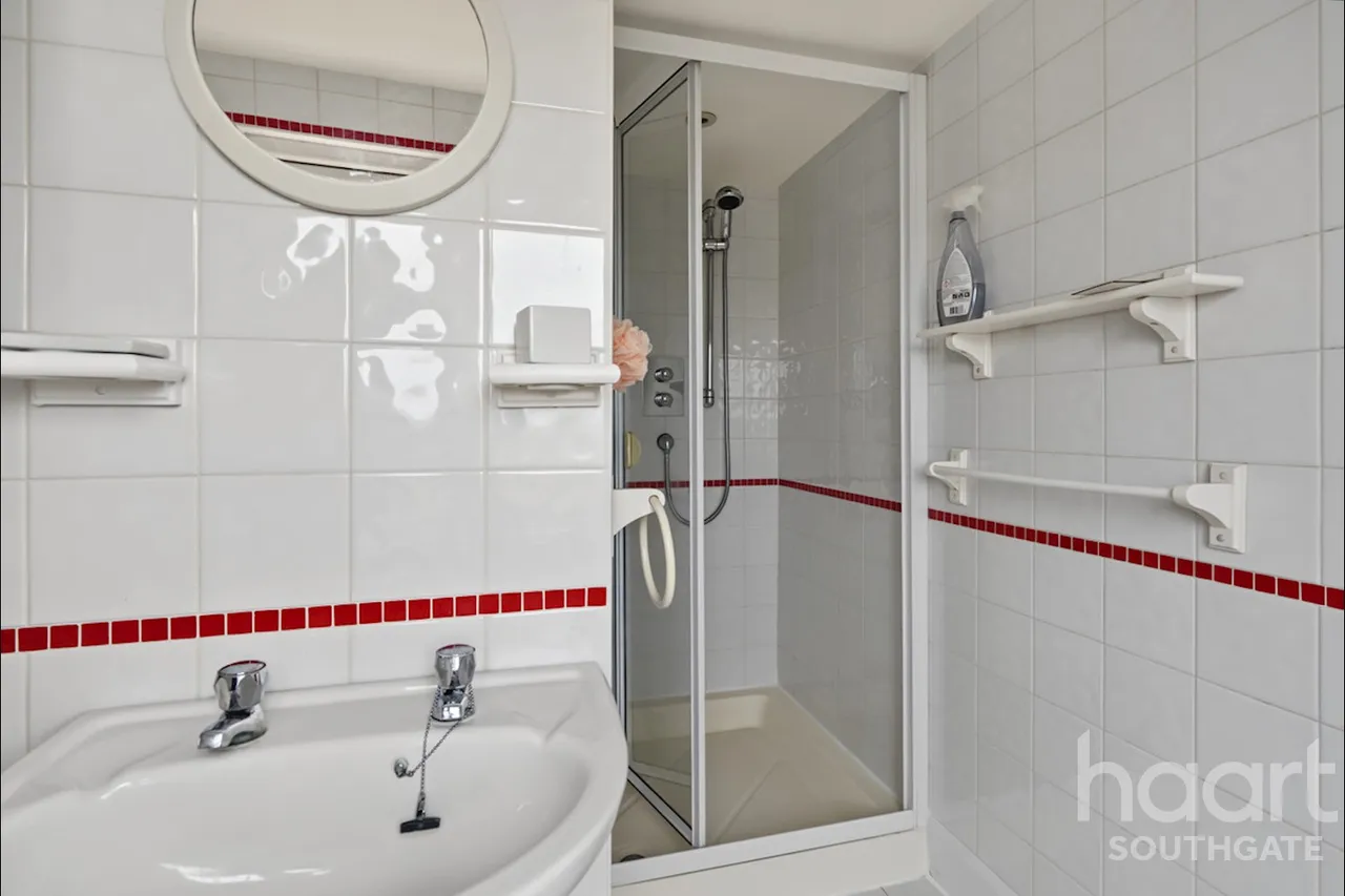 Willow Road, Enfield, EN1, photo 36