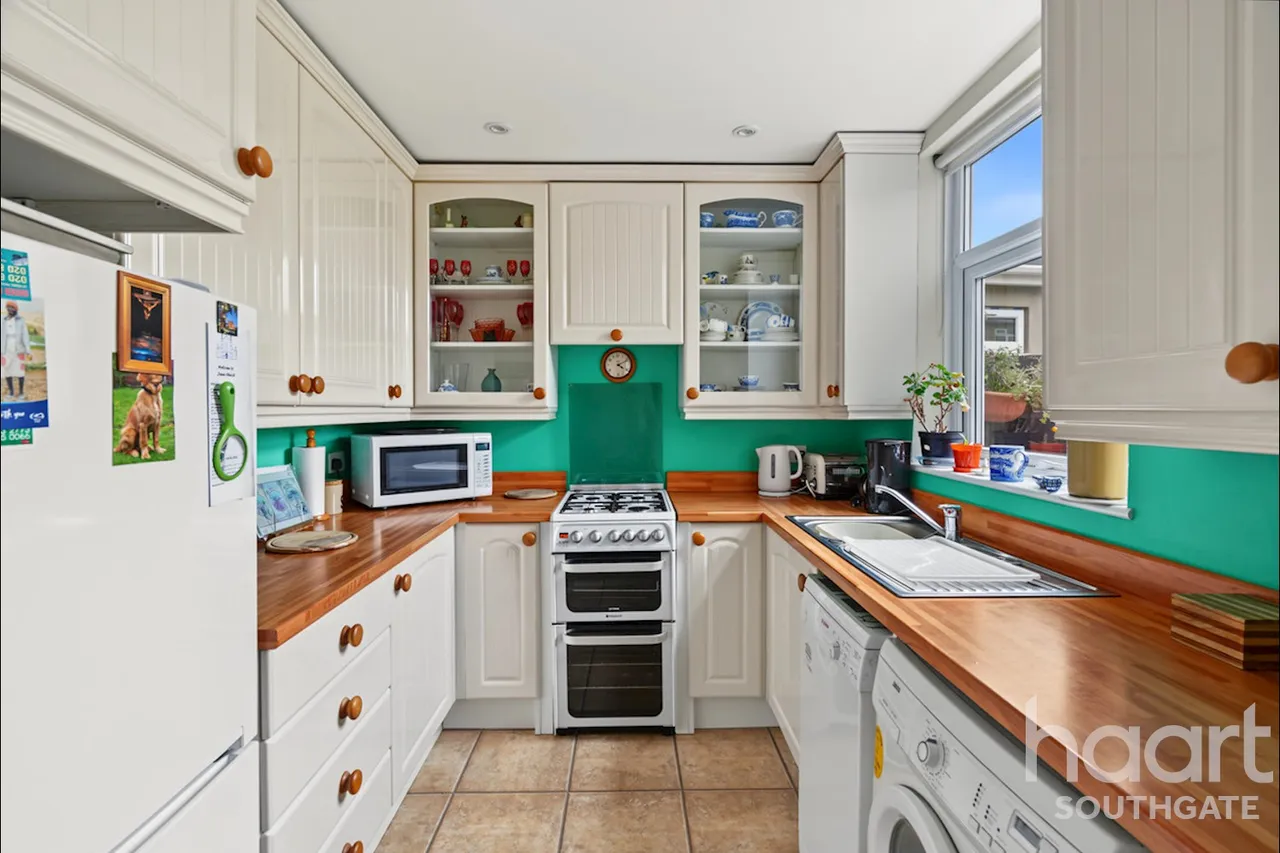 Willow Road, Enfield, EN1, photo 12