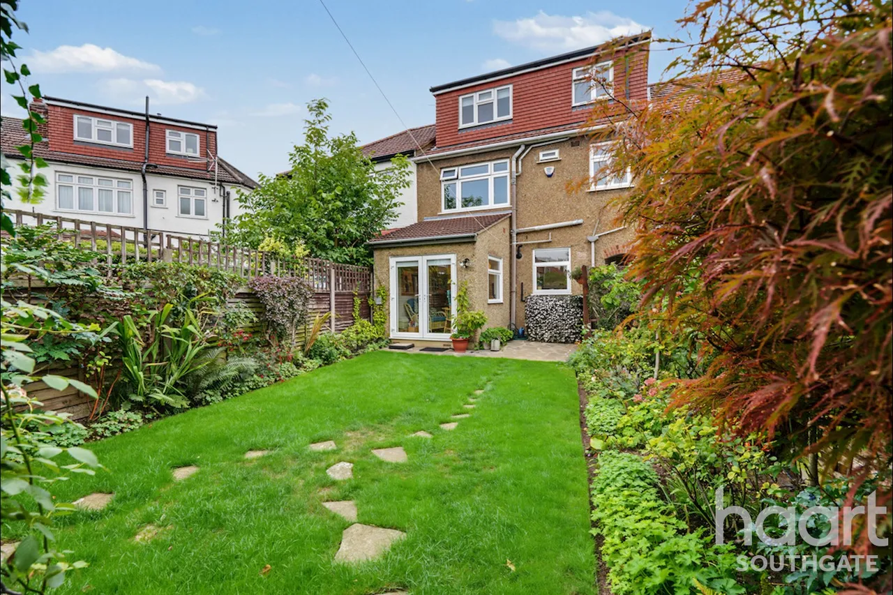 Willow Road, Enfield, EN1, photo 19
