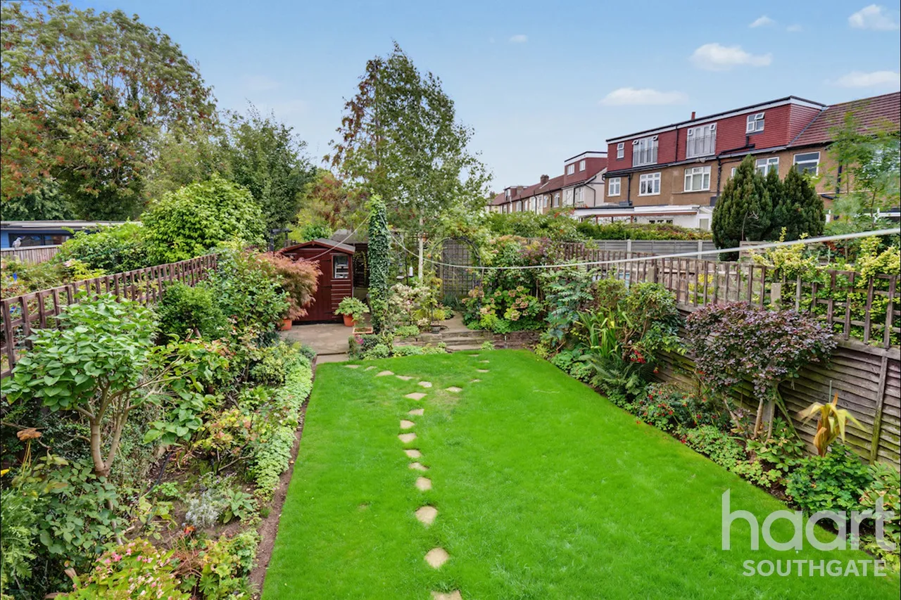 Willow Road, Enfield, EN1, photo 15