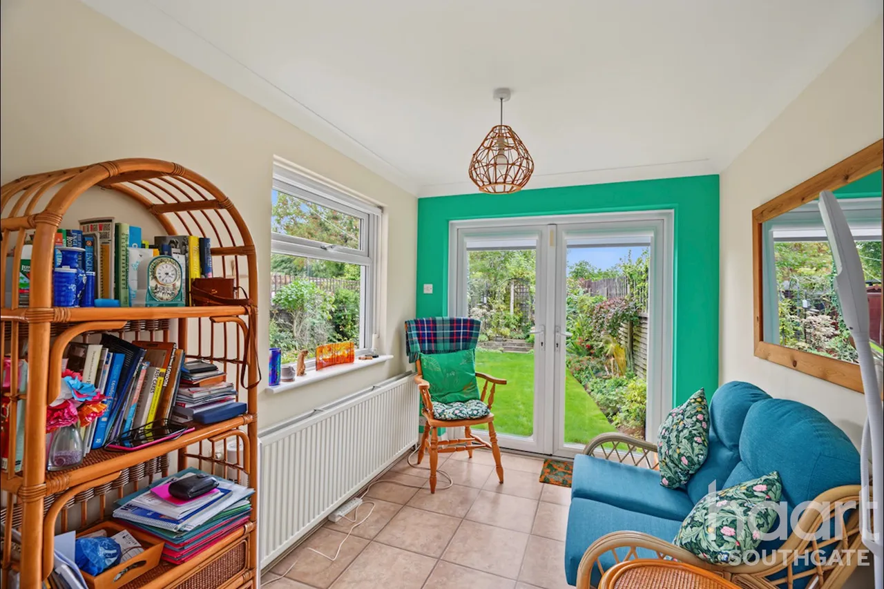 Willow Road, Enfield, EN1, photo 11