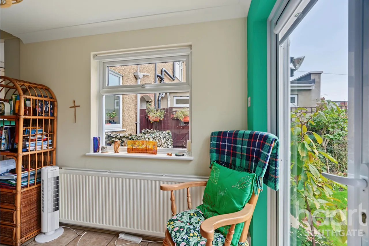 Willow Road, Enfield, EN1, photo 14