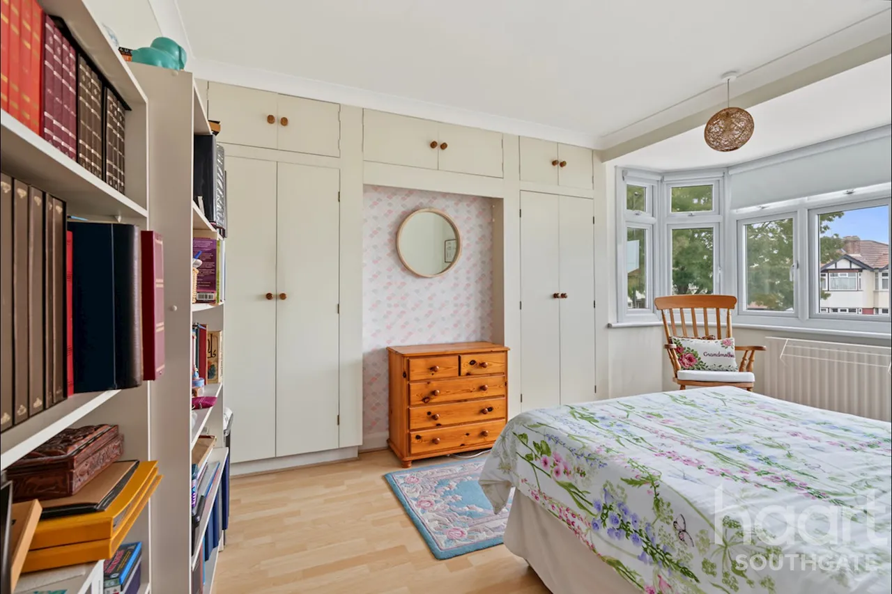 Willow Road, Enfield, EN1, photo 20