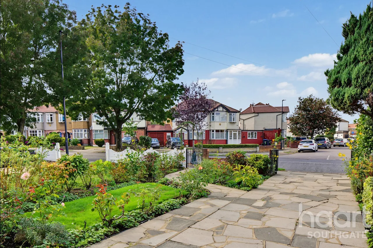 Willow Road, Enfield, EN1, photo 41