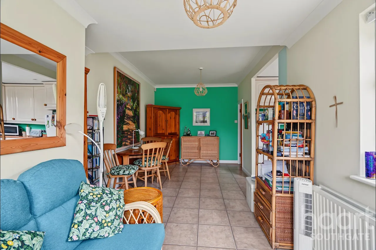 Willow Road, Enfield, EN1, photo 13