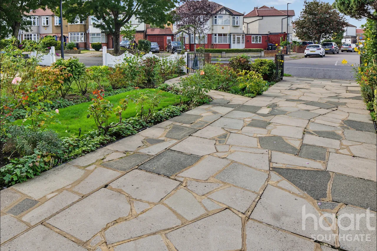 Willow Road, Enfield, EN1, photo 40