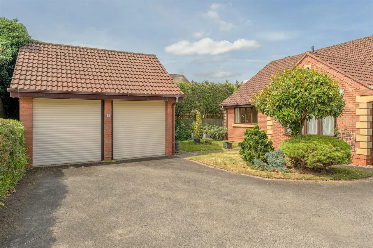 3 bed house for sale, Harringay Drive, Norton, DY8