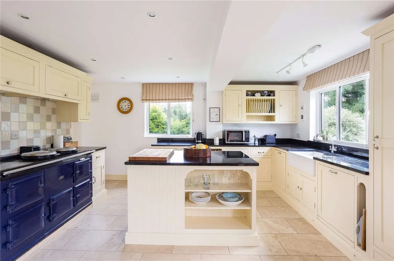 Caudle Green, Cheltenham, Gloucestershire, GL53 9PP, photo 2