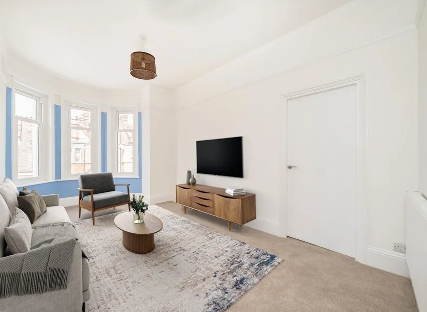 Amesbury Avenue, Streatham, SW2, photo 2