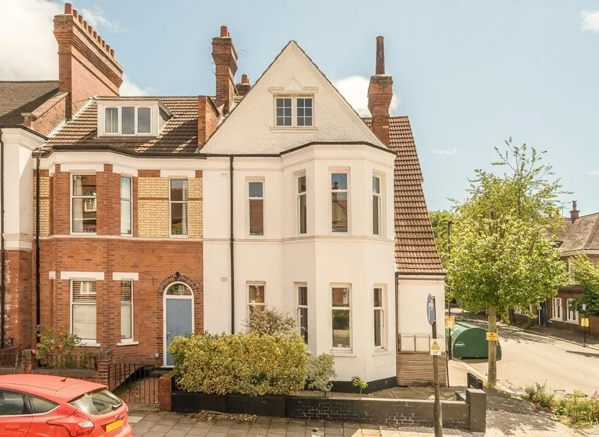 2 bed flat for sale — Amesbury Avenue, Streatham, SW2