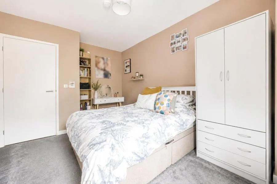 West Siding, Basingstoke, RG24, photo 9