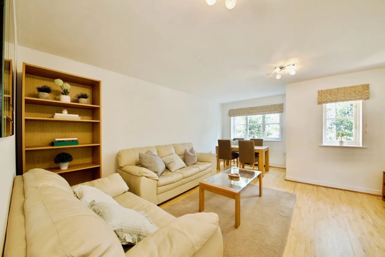 Pickard Close, London, N14, photo 6