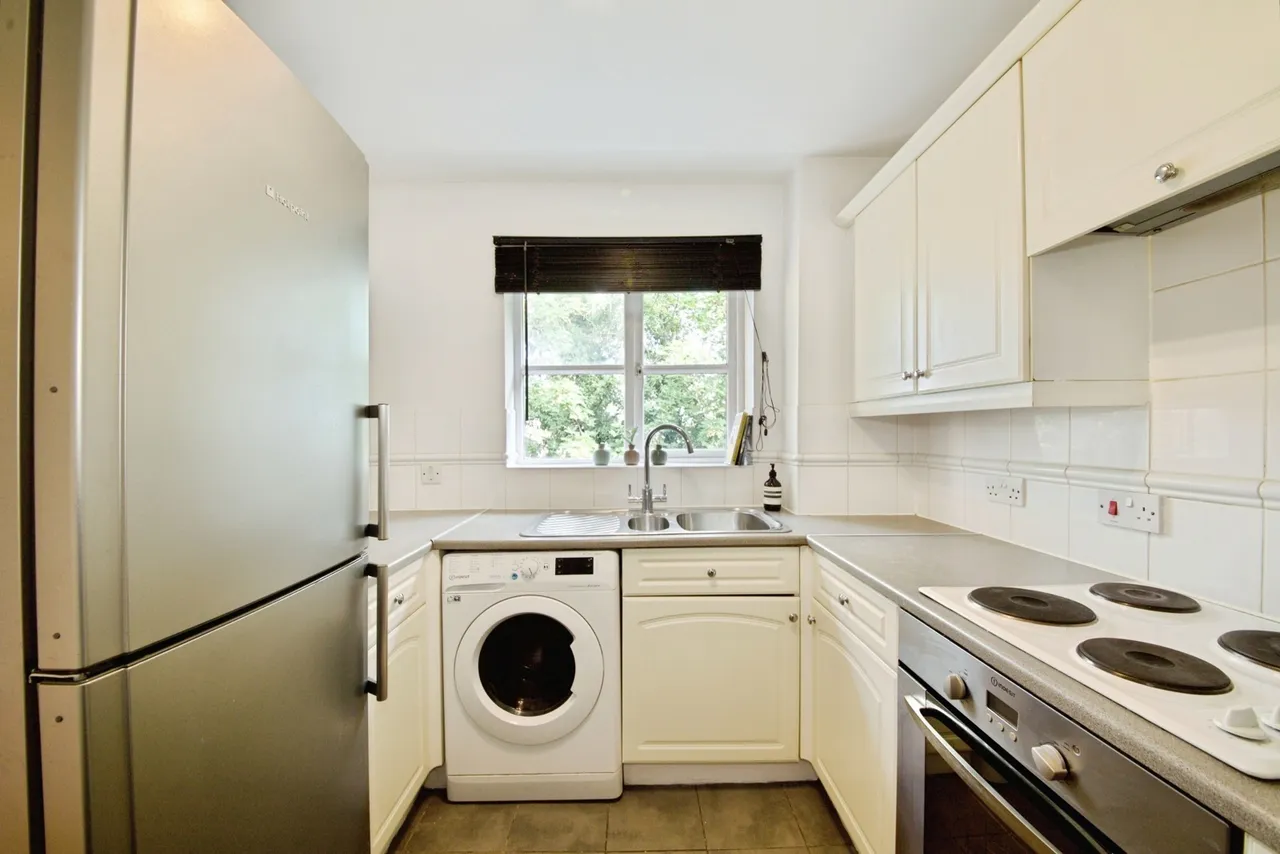 Pickard Close, London, N14, photo 5