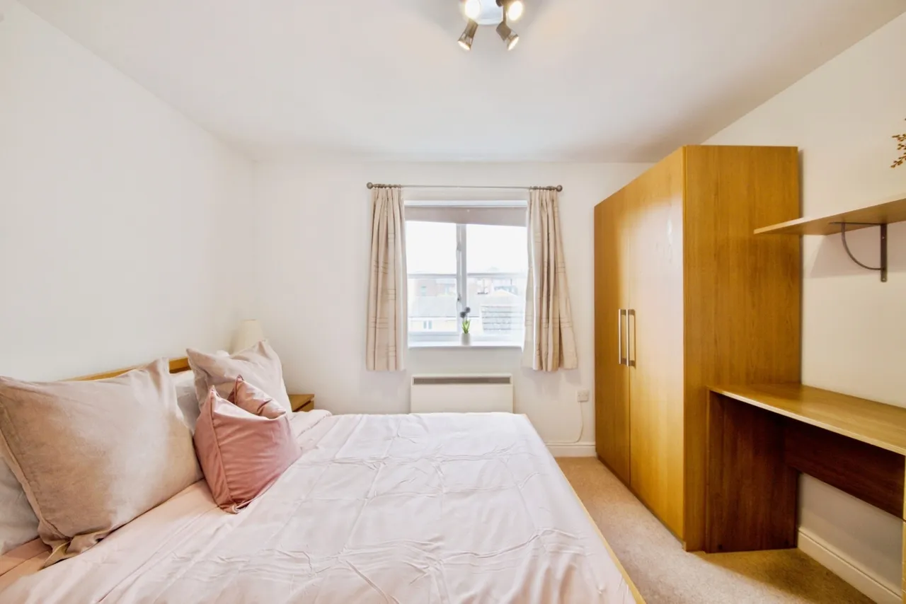 Pickard Close, London, N14, photo 17