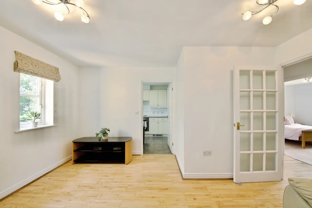 Pickard Close, London, N14, photo 12