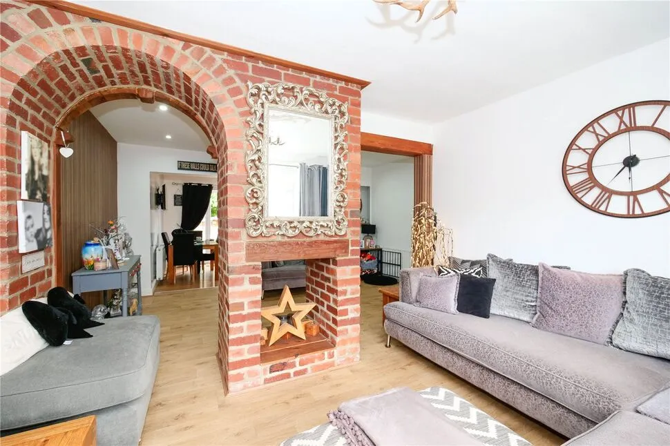Central Avenue, Baildon, West Yorkshire, BD17, photo 6